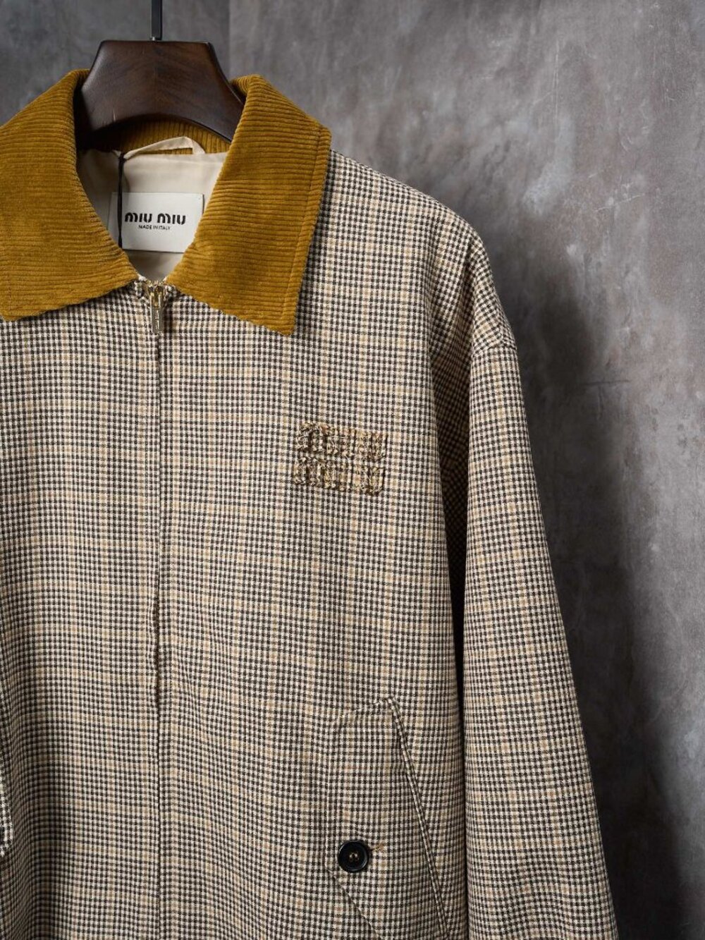 Women’s Miu Miu cropped jacket with a corduroy collar, size S - Picture 6 of 9
